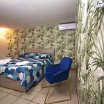 Super Flat Nápoles